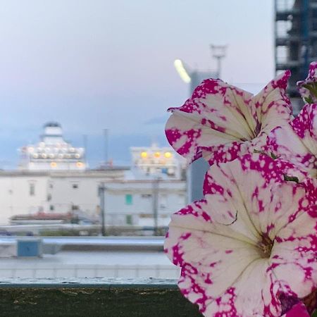 La Terrazza Sul Porto Lägenhet Neapel Exteriör bild